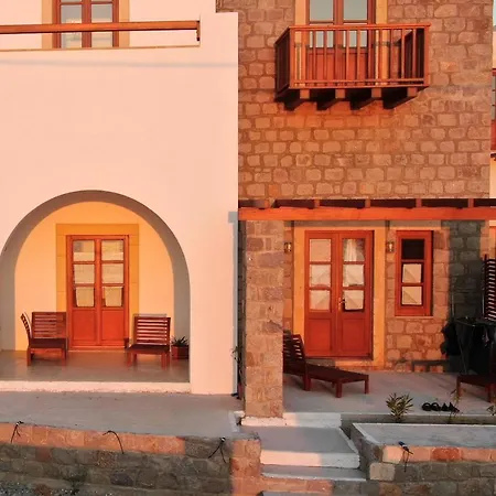 Yellow - The Sunset In A בית הארחה Pátmos